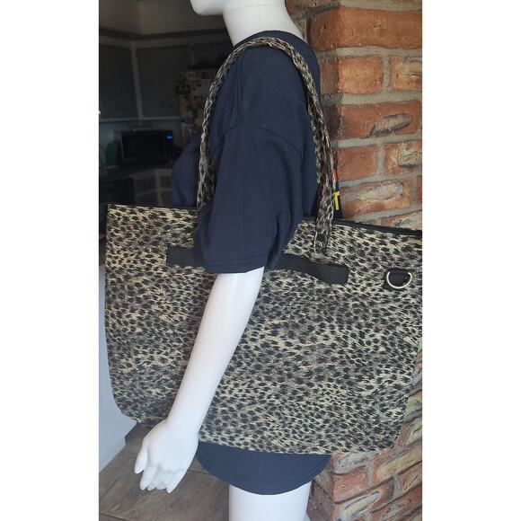 Athalon tote bag-Leopard print canvas- 14"x19"x2" 9"drop- excellent condition - Picture 1 of 8